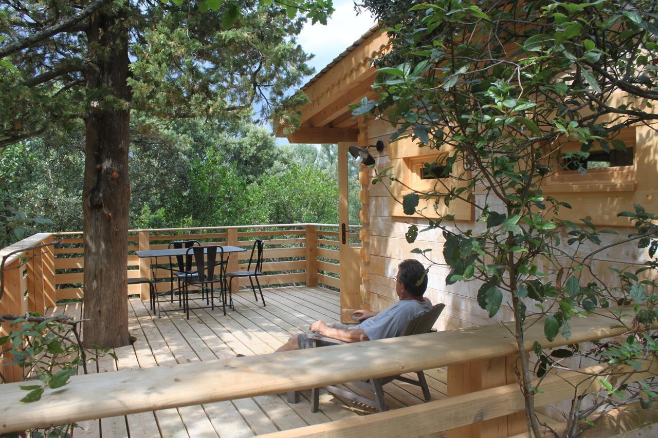 Les Cabanes Dans Les Bois Logis Hotel Villedubert Eksteriør bilde